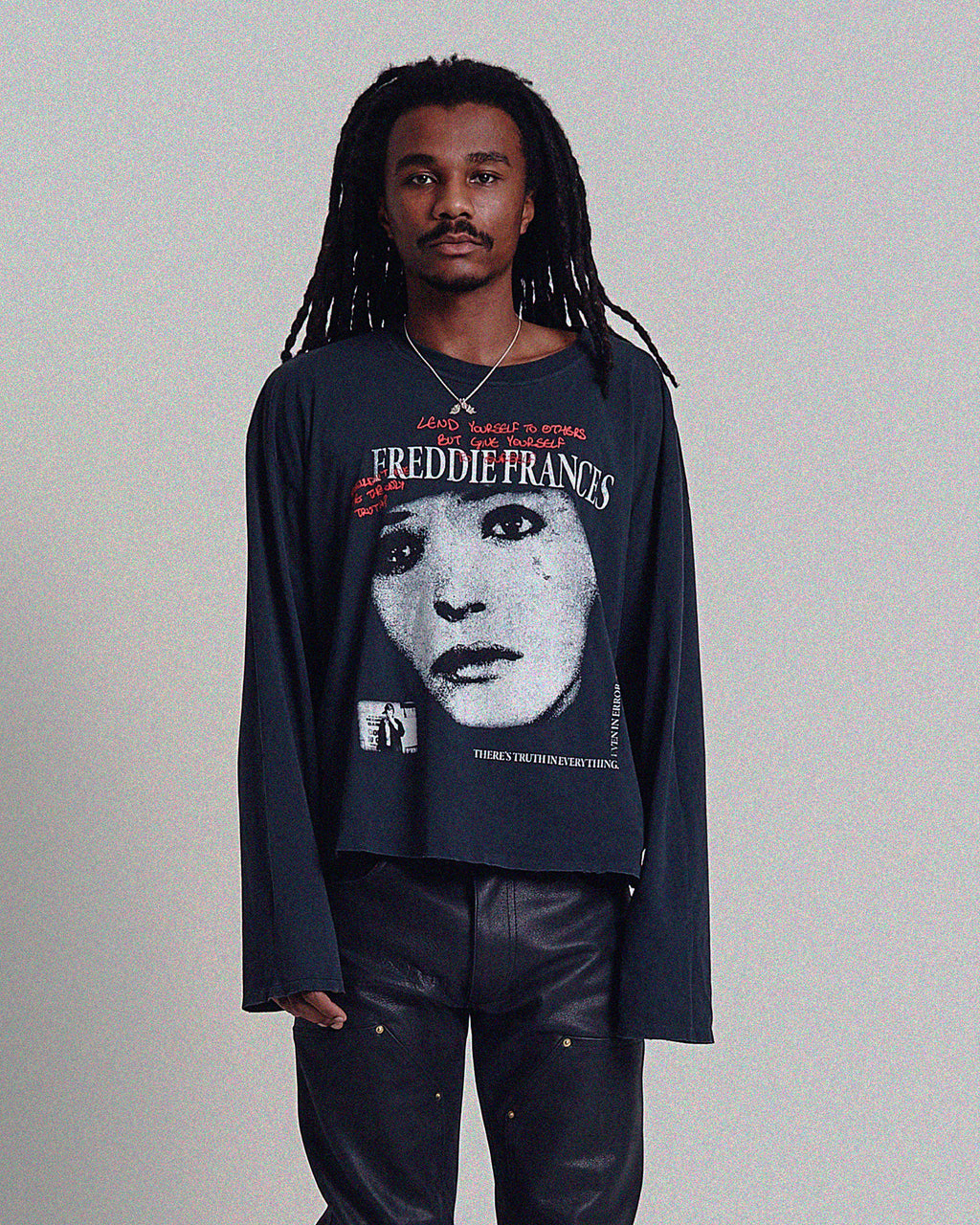 VIVRE SA VIE LONG SLEEVE T-SHIRT